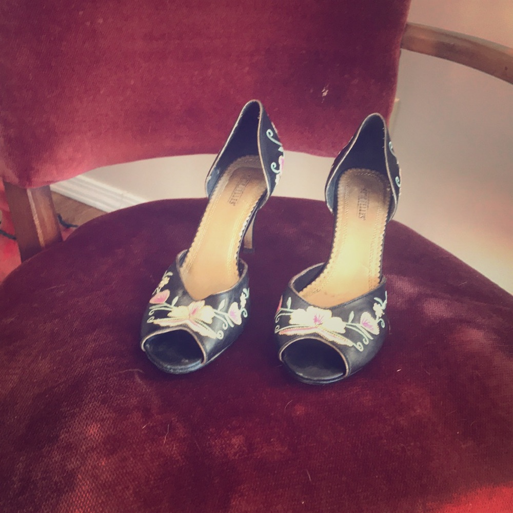 Seychelles embroidered heels